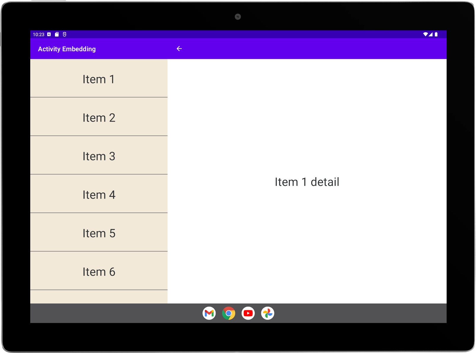 Tablet grande com o app de exemplo em execução na orientação paisagem. Atividades de lista e detalhes no layout de detalhes e listas.