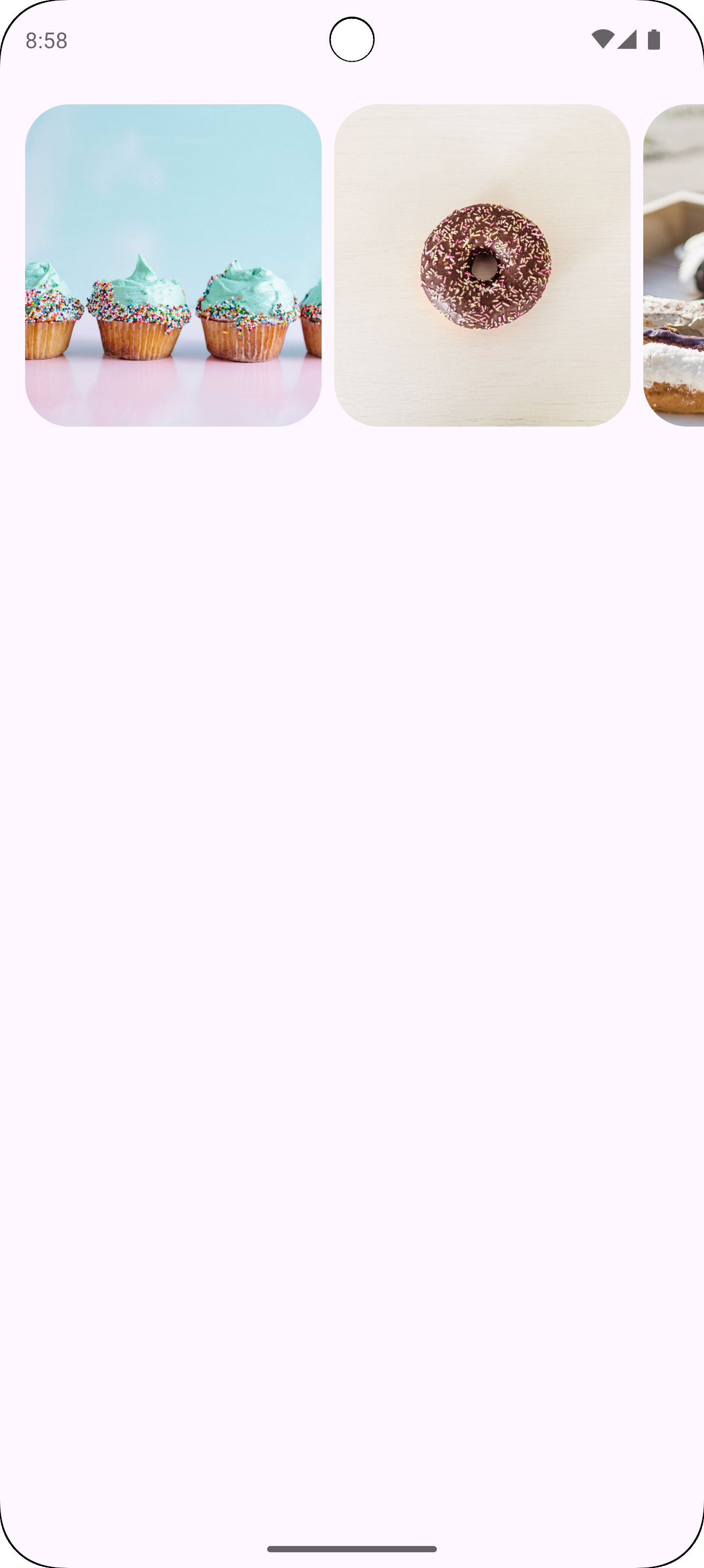 包含 3 项内容的非容器化轮播界面。最后一项部分可见，但未被剪裁。