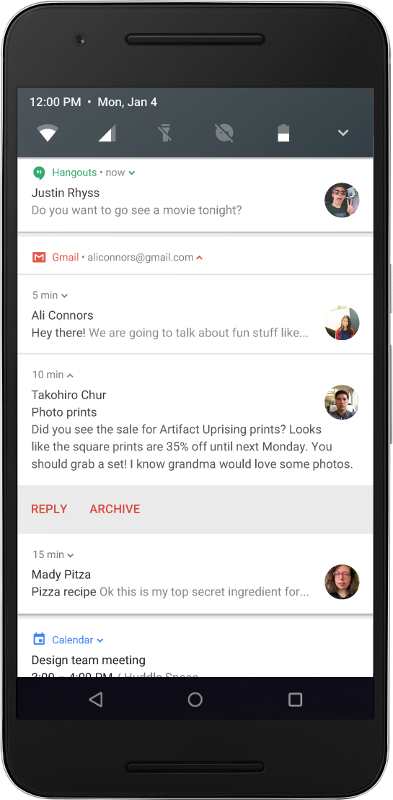 Mobile affichant des notifications de messages groupés