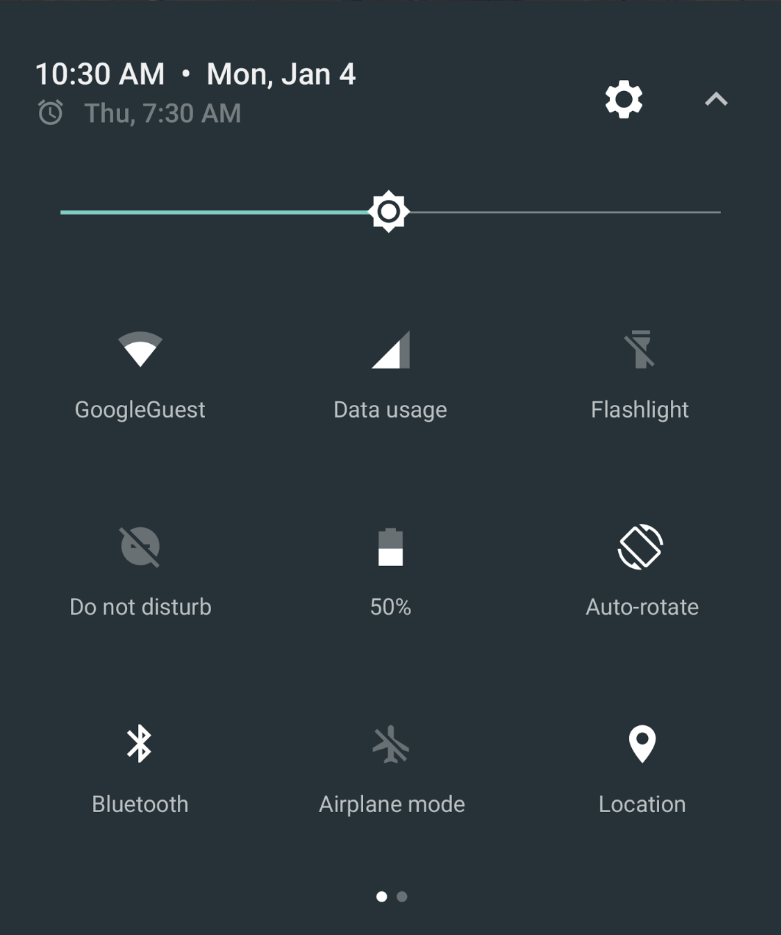 Mosaicos de Quick Settings en el panel de notificaciones