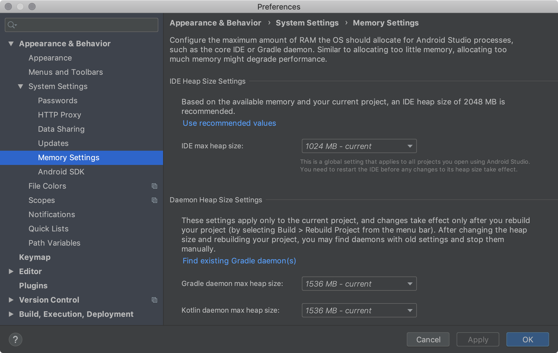 Configurações de memória que permitem configurar a quantidade máxima de RAM
  para os processos do Android Studio.