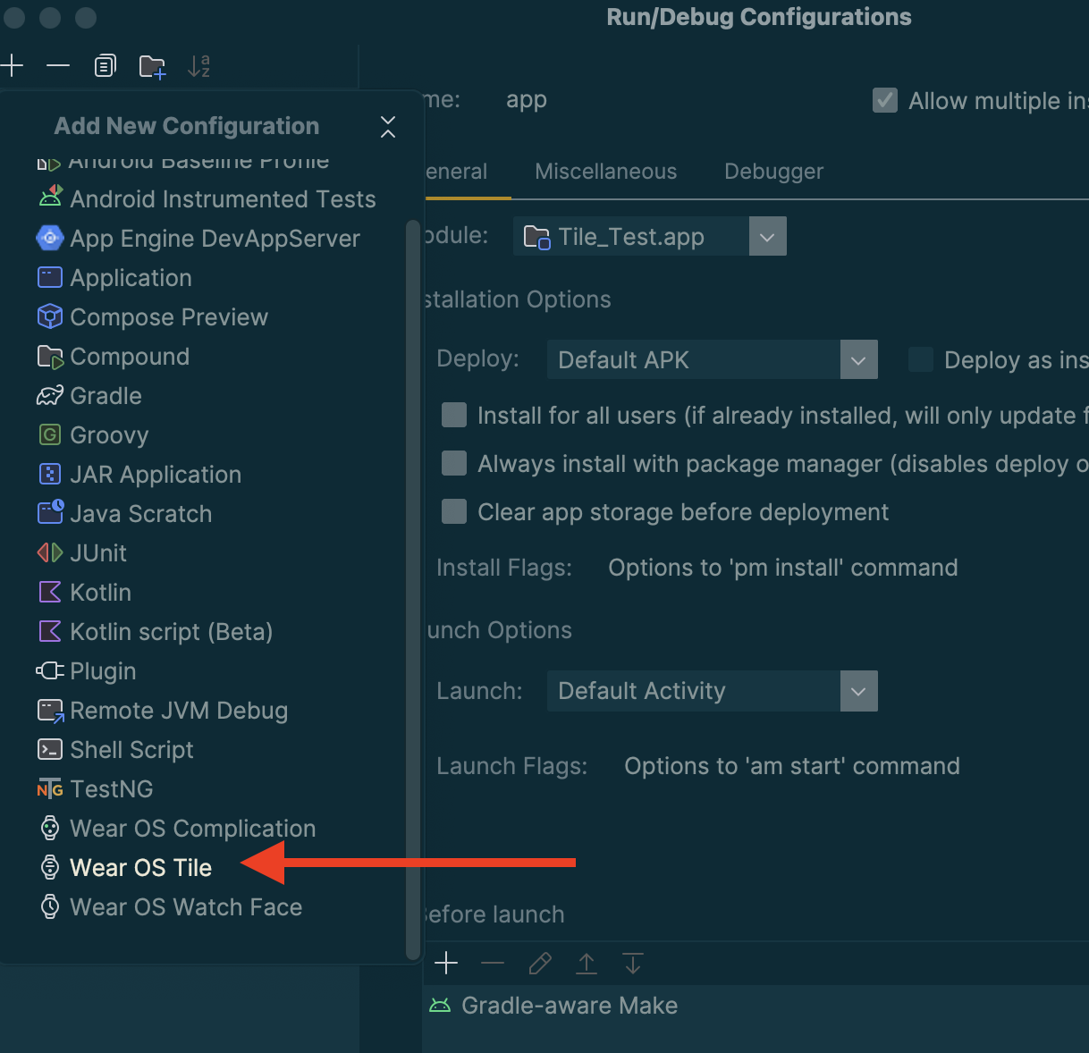 Screenshot con freccia rossa che punta all&#39;opzione di configurazione &quot;Riquadro Wear OS&quot;.